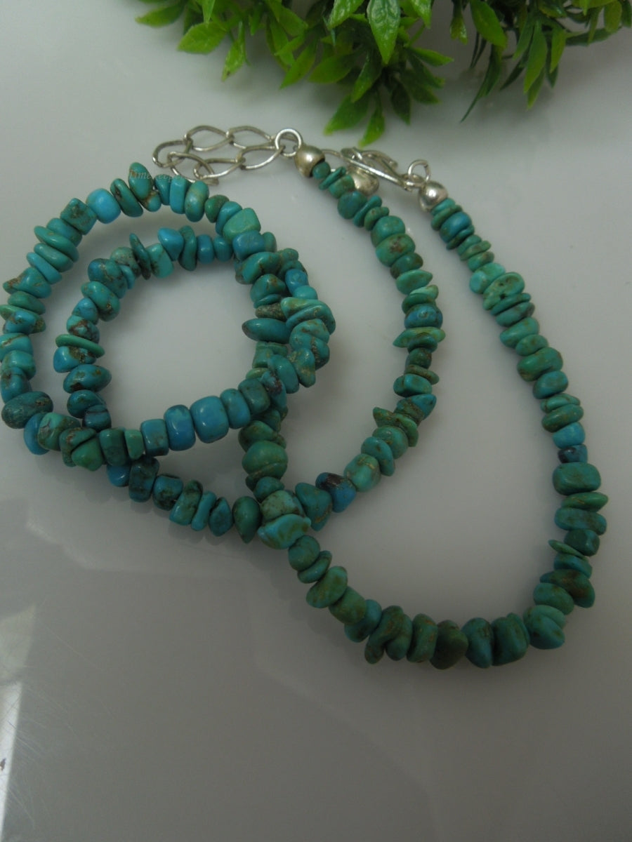 q262 Vintage Turquoise Howlite Stone Bead Strand Nugget Necklace 18"