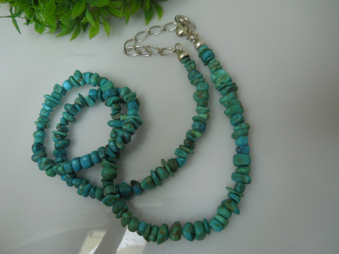 q262 Vintage Turquoise Howlite Stone Bead Strand Nugget Necklace 18"
