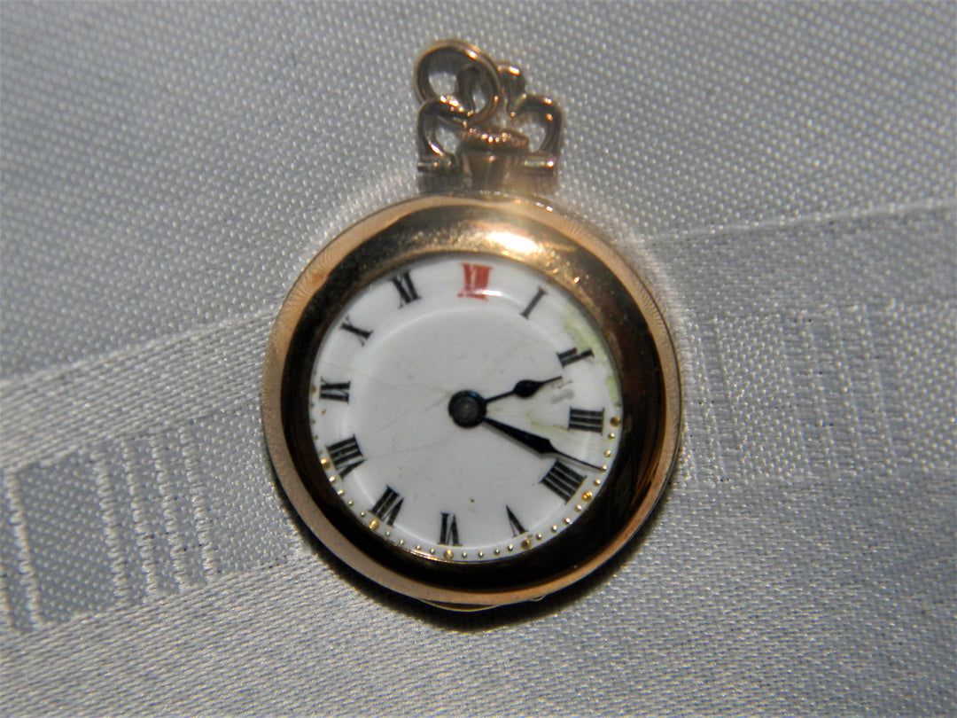 j562 Great Swiss Made - 15 Jewel Pendant Watch in Gold Tone