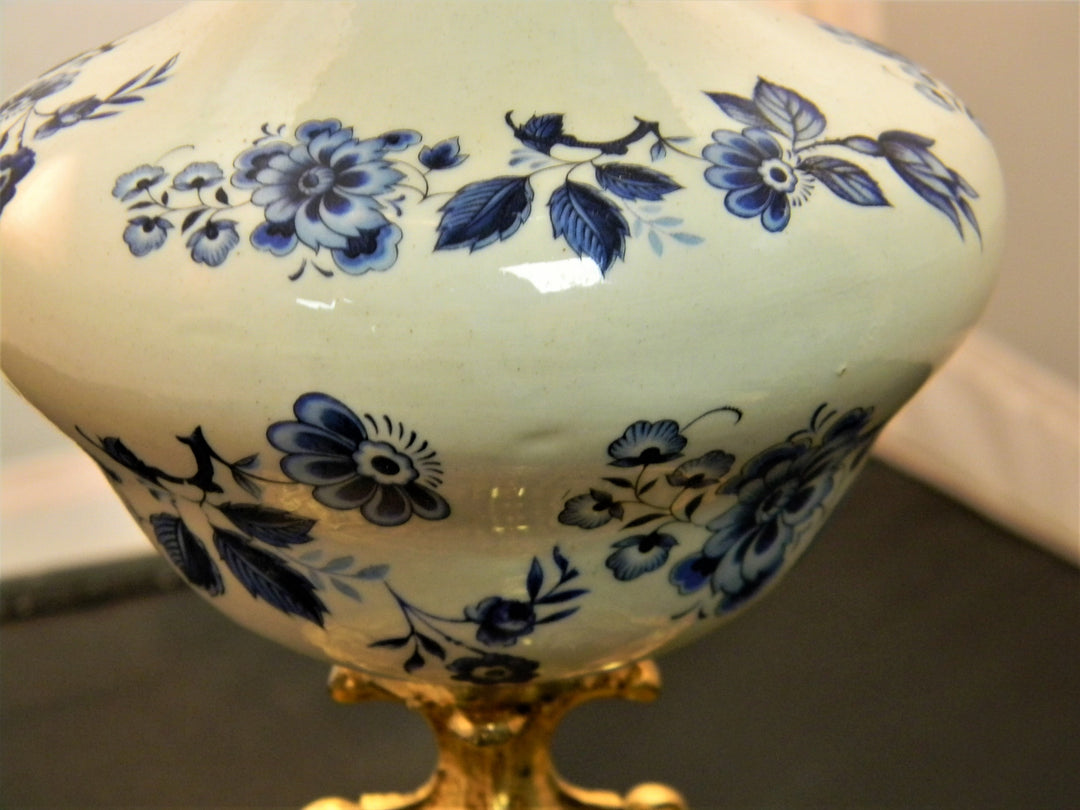 h700 Vintage Ceramic and Brass Candle Look Electric Light