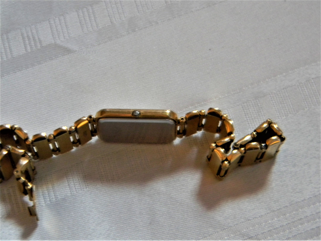 j578 Retro Seiko Quartz Gold Dial Wrist Watch Bracelet Band in Gold Tone