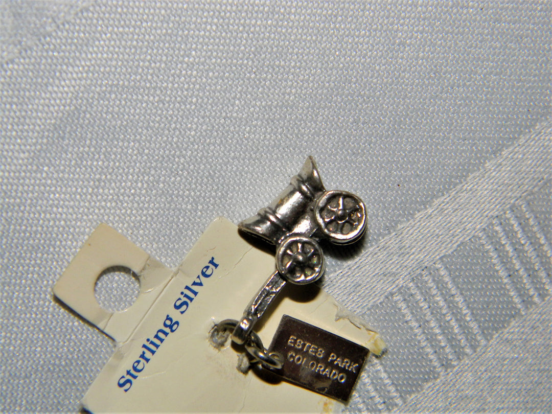 j582 Vintage Sterling Old/ New Stock Covered Wagon Charm/ Pendant