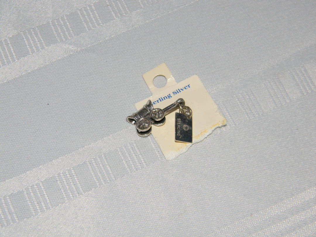 j582 Vintage Sterling Old/ New Stock Covered Wagon Charm/ Pendant