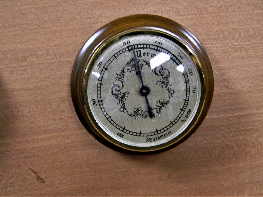 h710 Vintage Wood Humidor Box with Hygrometer and Sponge Humidifier