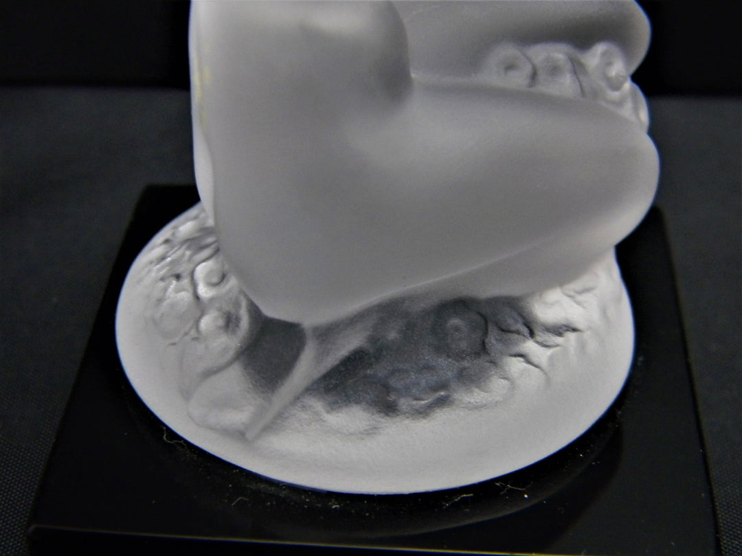 h713 Lalique Frosted Glass Nude Lady in Bubbles Figurine Black Base