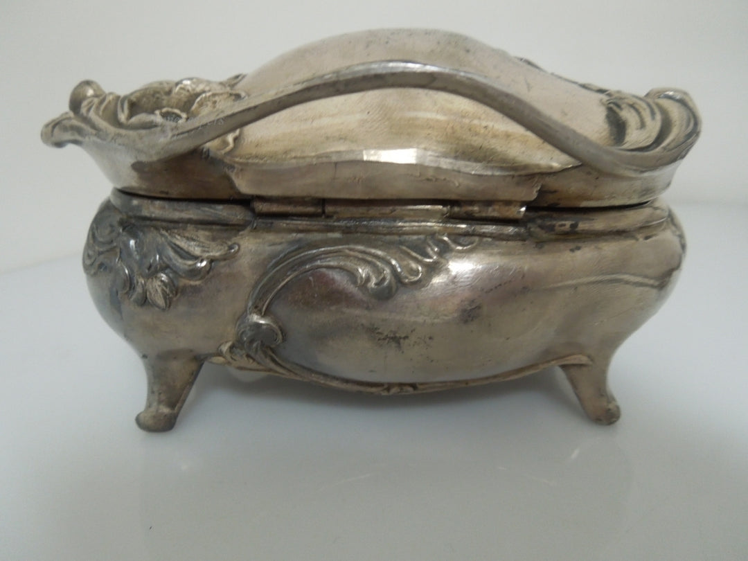 r672 Vintage Art Nouveau Trinket Jewelry Gift Dresser Box Silver plated