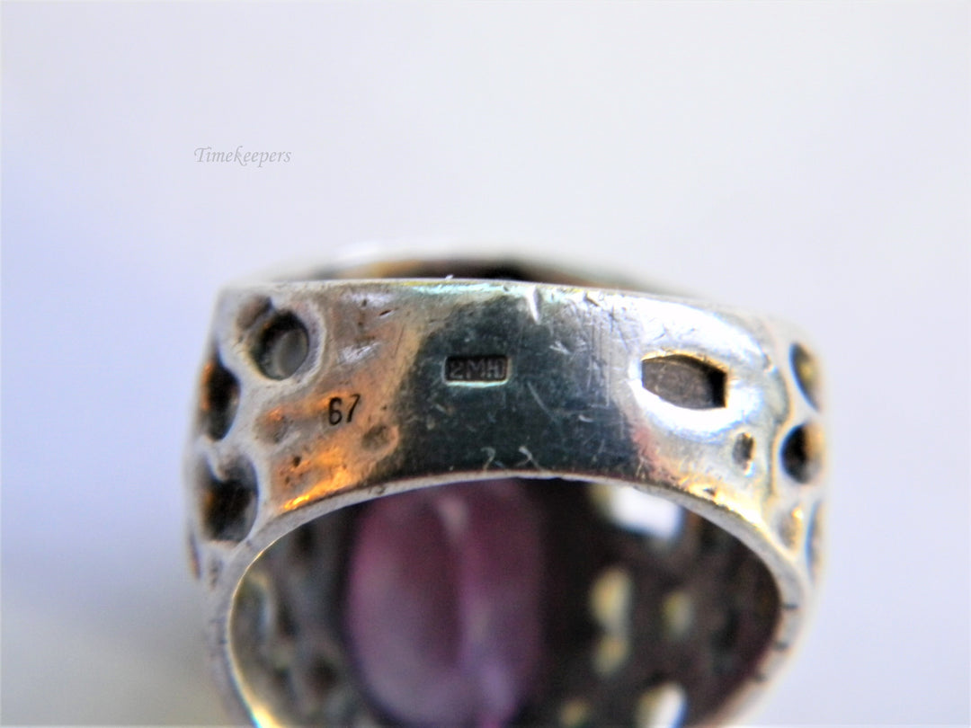 j594 Beautiful Vintage Sterling Silver Ring with Oval Purple Stone