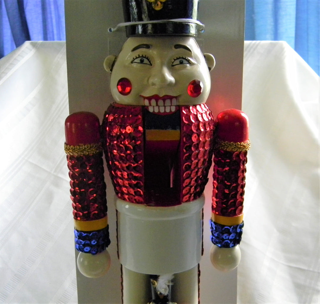 h749 Vintage Beautiful Radio City Music Hall 75th Anniversary Nutcracker in Box