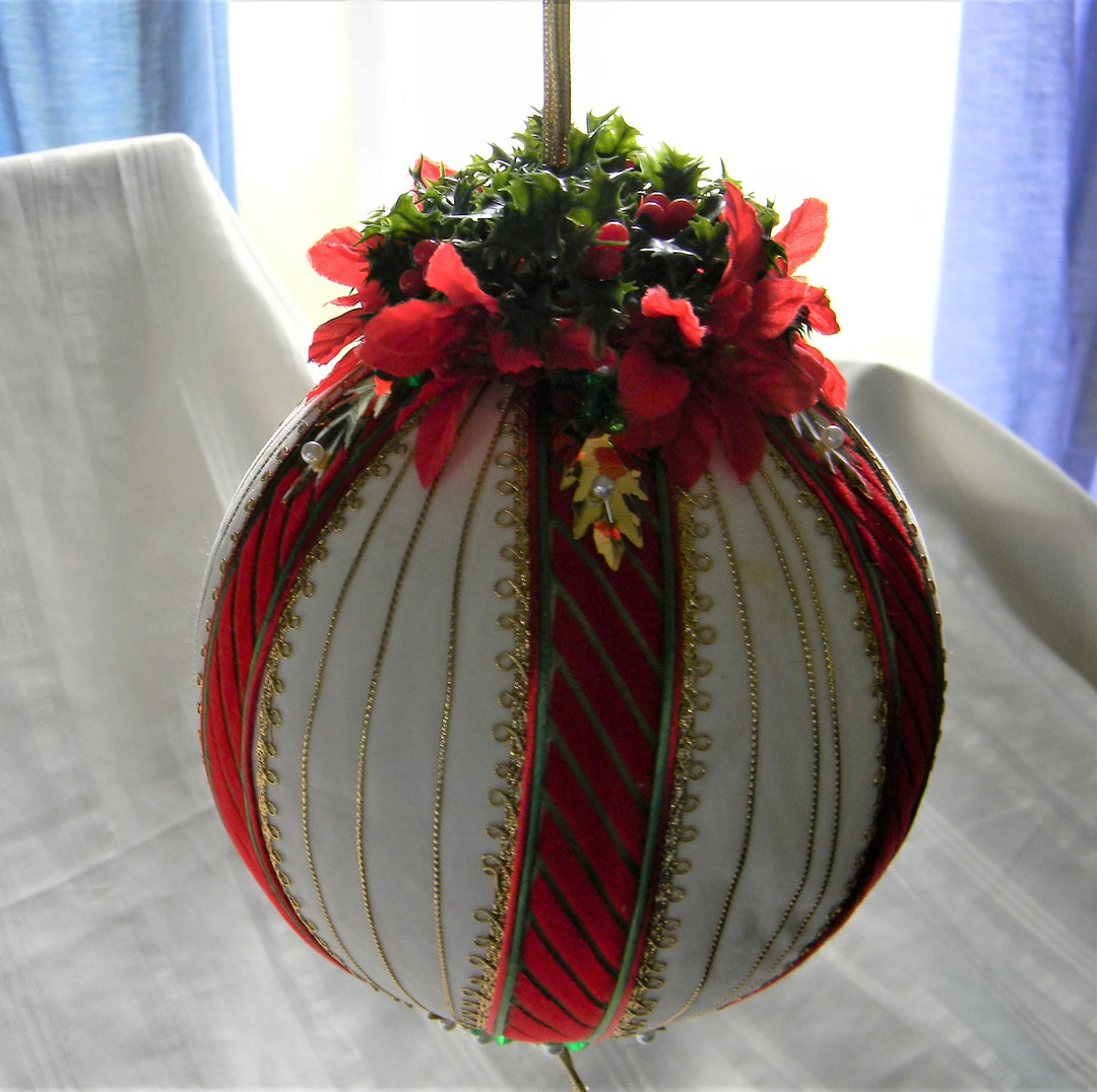 h752 Beautiful Used Large Hanging Christmas Decorated Ball