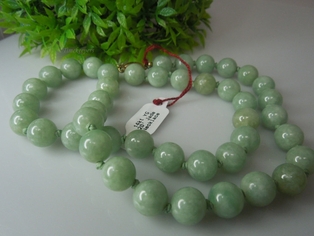 q424 Single Strand 8mm Natural Round Jade Necklace 20 inch Long with 14kt Yellow Gold Clasp