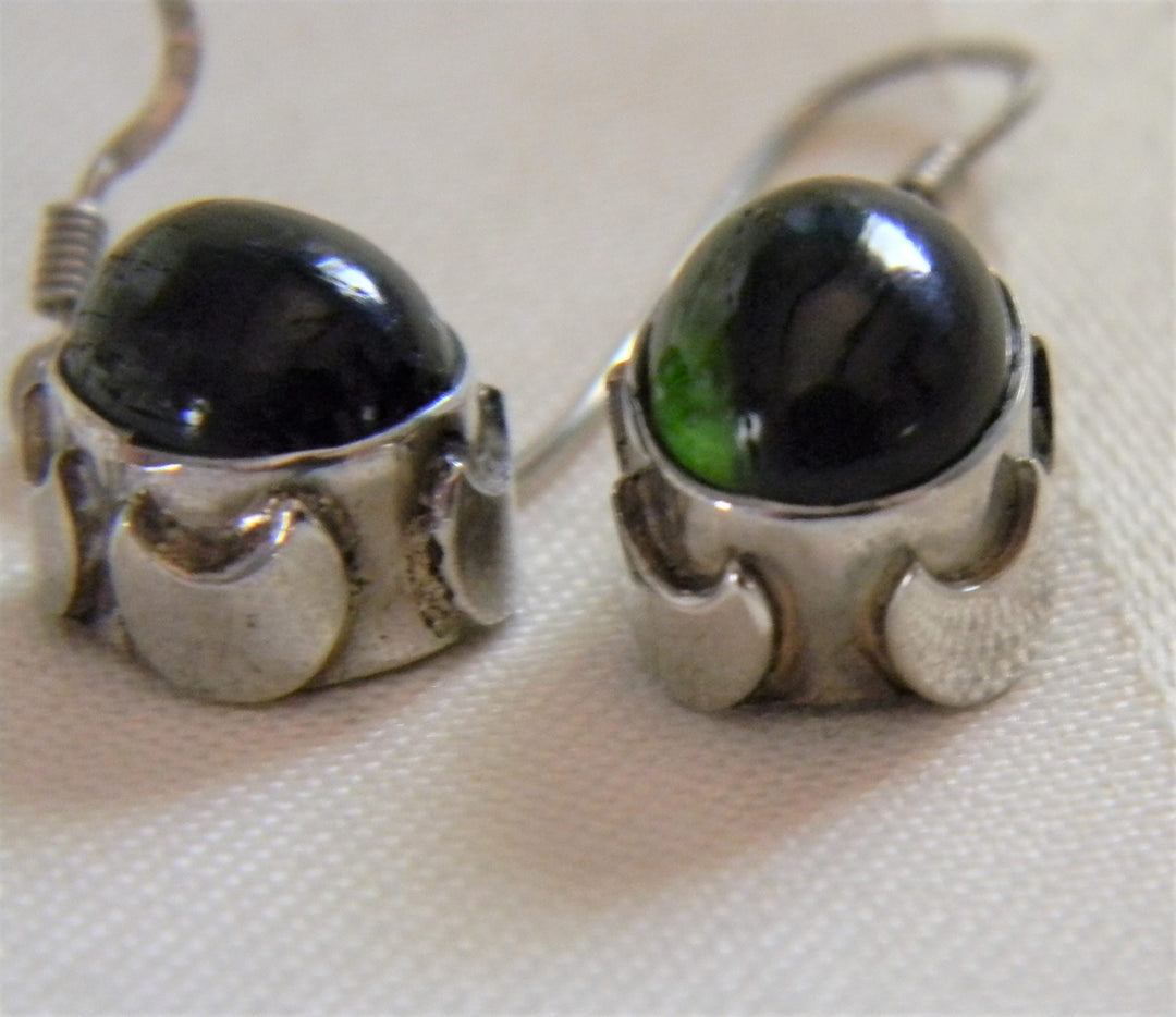 h783 Stunning Sterling Silver Dangle Earrings with Dark Green Stones
