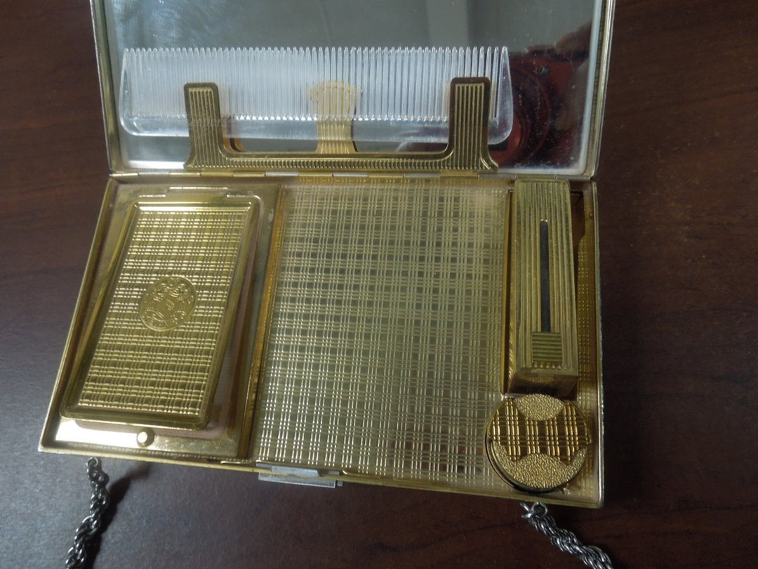 r785 Vintage 1940’s EVANS Rhinestone Encrusted Flower Silvertone Wristlet Compact Case