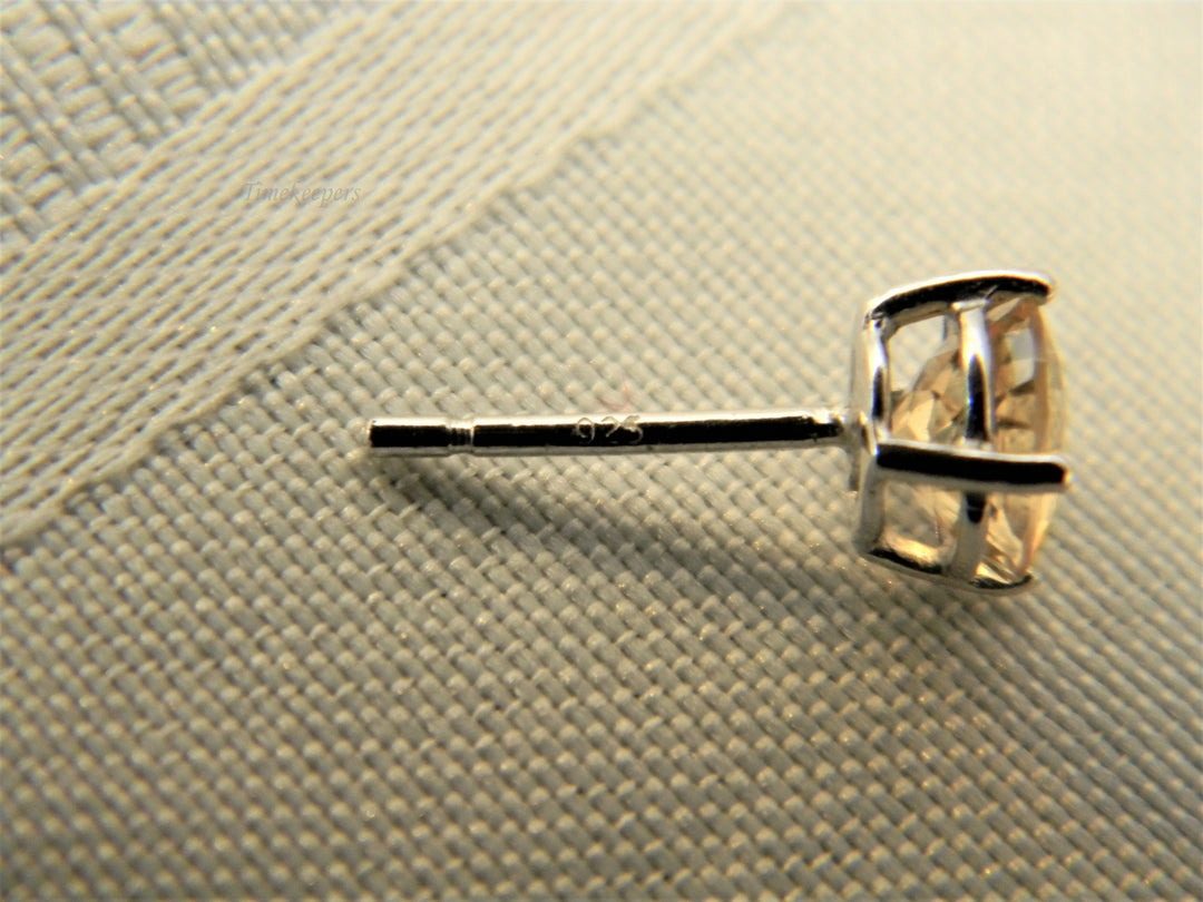 j628 Stunning Sterling Silver Post Pierced Earrings with Light Amber Stones