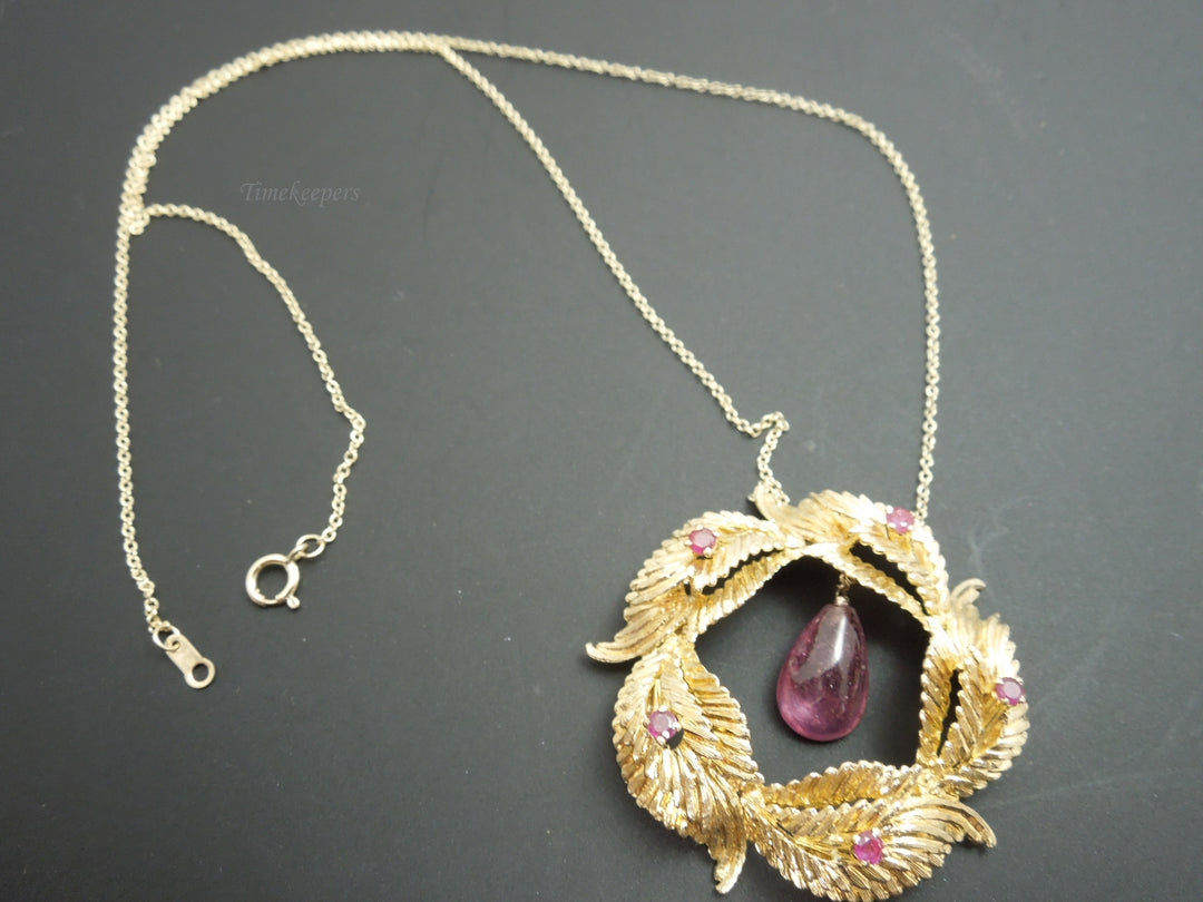 b919 Beautiful 18kt Yellow Gold Leaf Wreath with Rubies and Attached Necklace