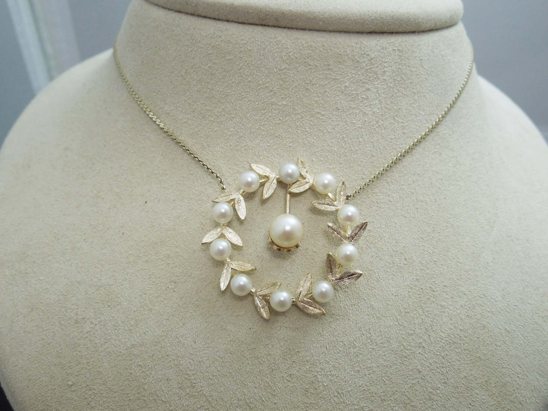 a736 Beautiful Pearl Circle Gold Leaf Pendant with Attached 14k Yellow Gold Necklace