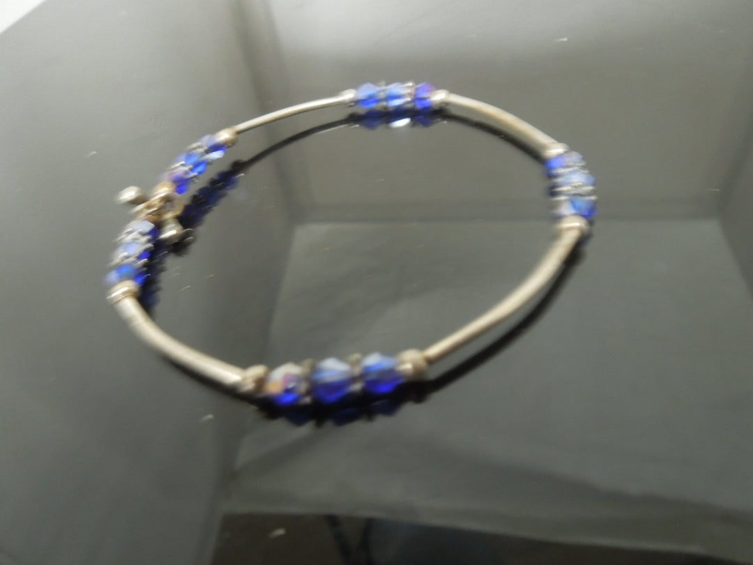 q468 Vintage Bangle Bracelet For Ladies