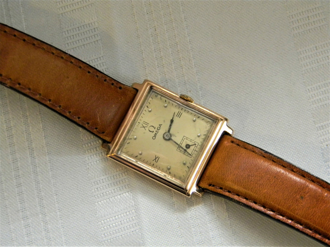 j637 Great Vintage Unisex 14kt Yellow Gold Omega Mechanical Wristwatch