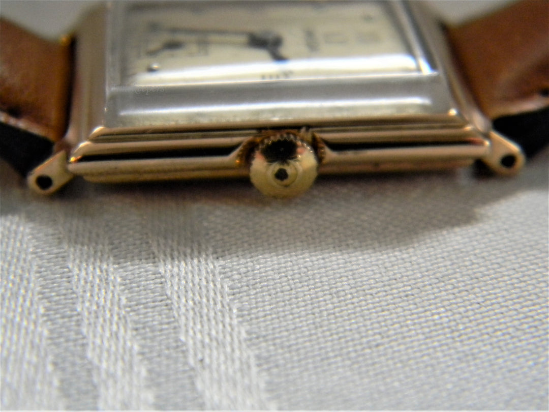 j637 Great Vintage Unisex 14kt Yellow Gold Omega Mechanical Wristwatch