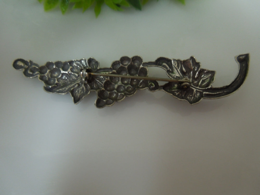 q498 Vintage Sterling Silver Grapes Wine Leaf Brooch pin