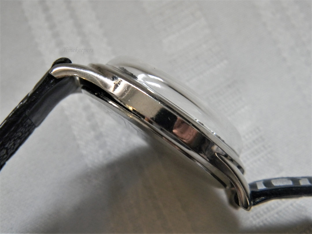 j644 Nice Guess Quartz Wrist Watch with Original Band