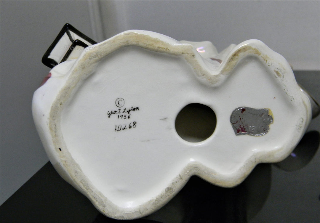 h837 Vintage Set of 2 Japanese Dancing Figurines Male and Female with Lanterns