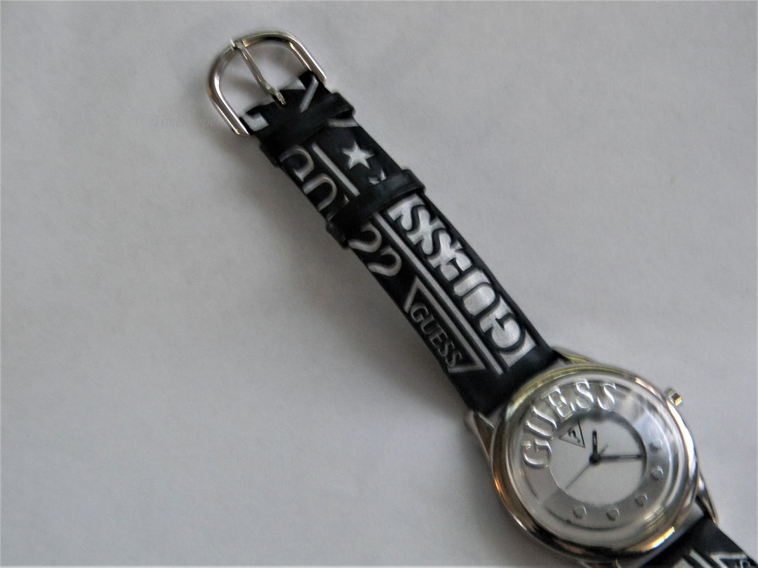 j644 Nice Guess Quartz Wrist Watch with Original Band