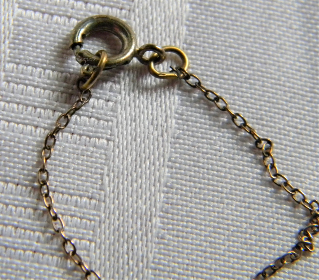 h843 Pretty Gold Tone Rolo Chain Necklace with Crystal Heart Pendant