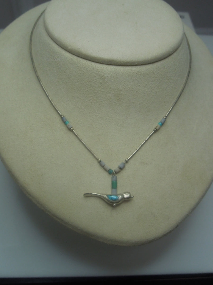 q527 Pretty Parrot Silver Tone Necklace Size 15"