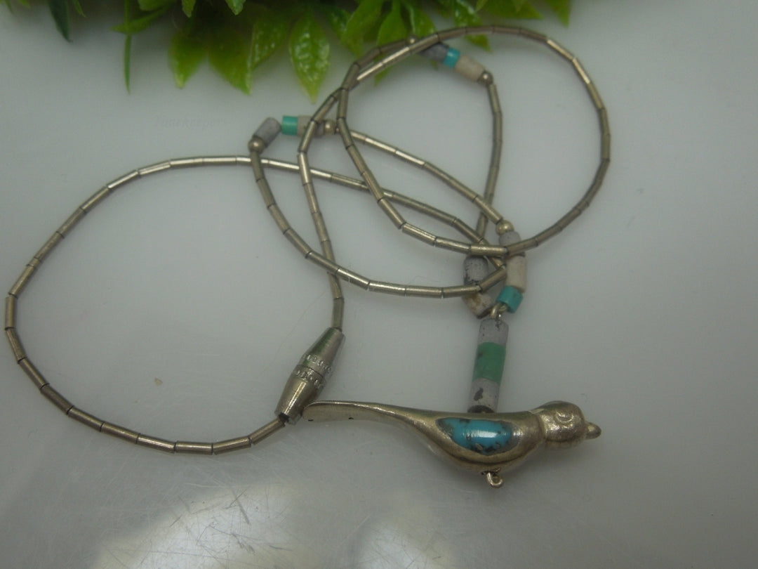 q527 Pretty Parrot Silver Tone Necklace Size 15"