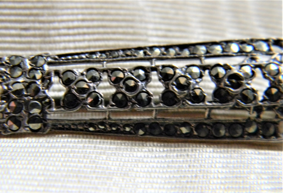 H855 Gorgeous Sterling Silver Brooch/ Pin with Marcasite