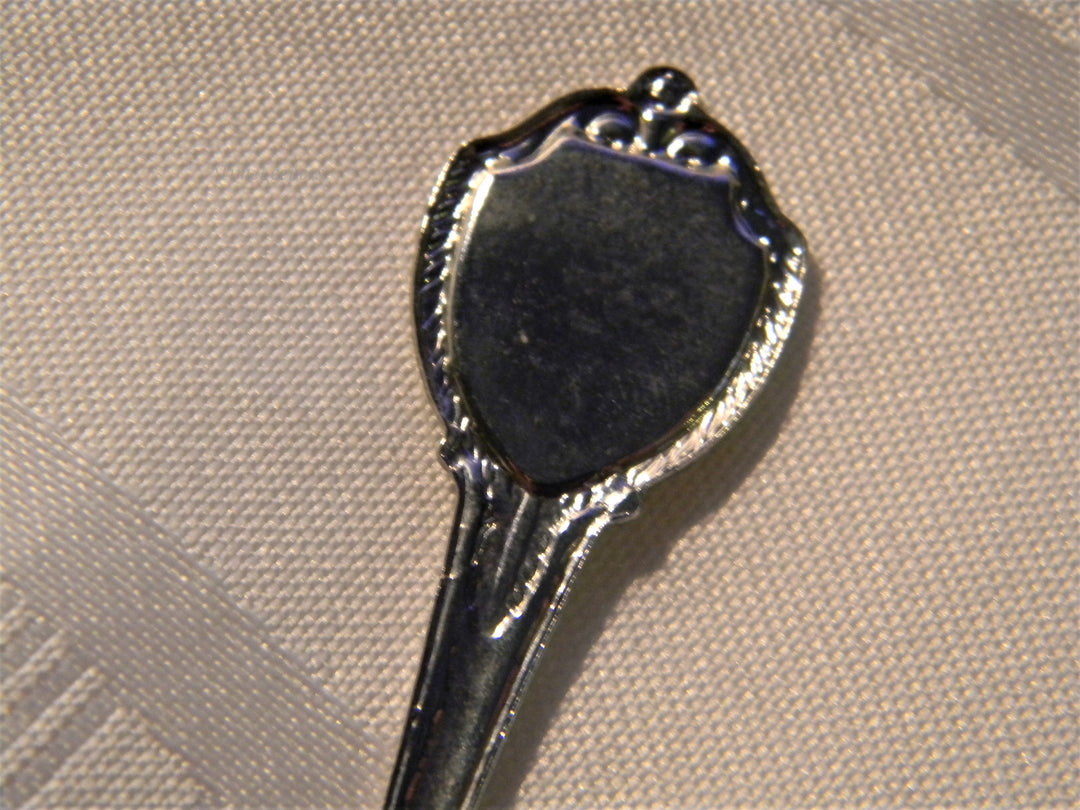 j653 Nice Vintage Preowned Souvenir Spoon from New York
