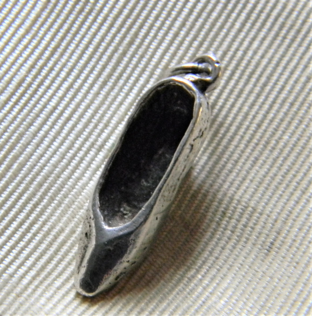 h868 Cute Vintage Sterling Silver High Heeled Pump Shoe Charm or Pendant in 3D
