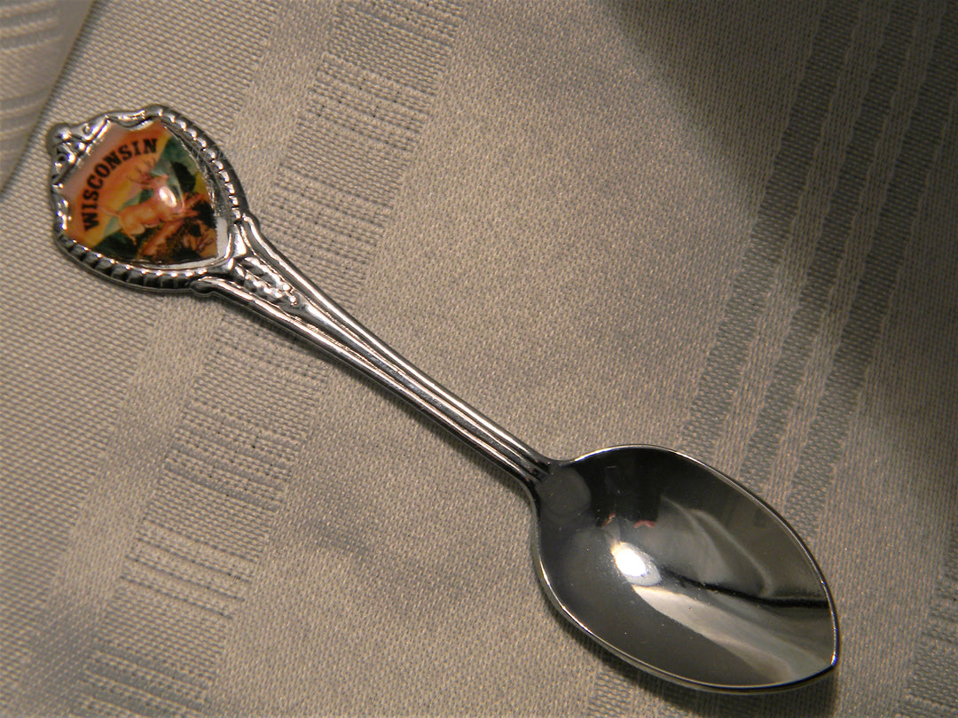 j664 Nice Preowned Stainless Steel Collector Spoon from Canada with Maple Leaf