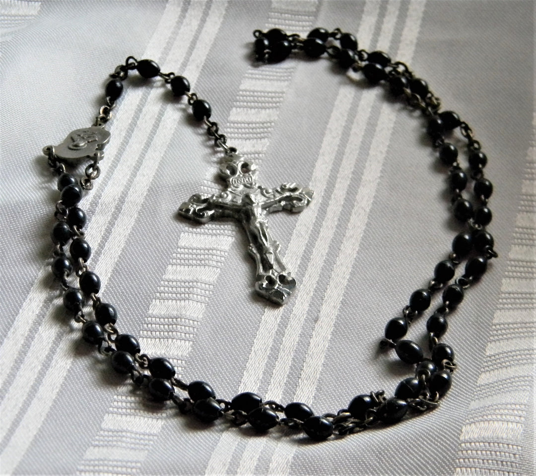 h881 Vintage Rosary with Black Metal Beads Cross Virgin Mother in Silver tone
