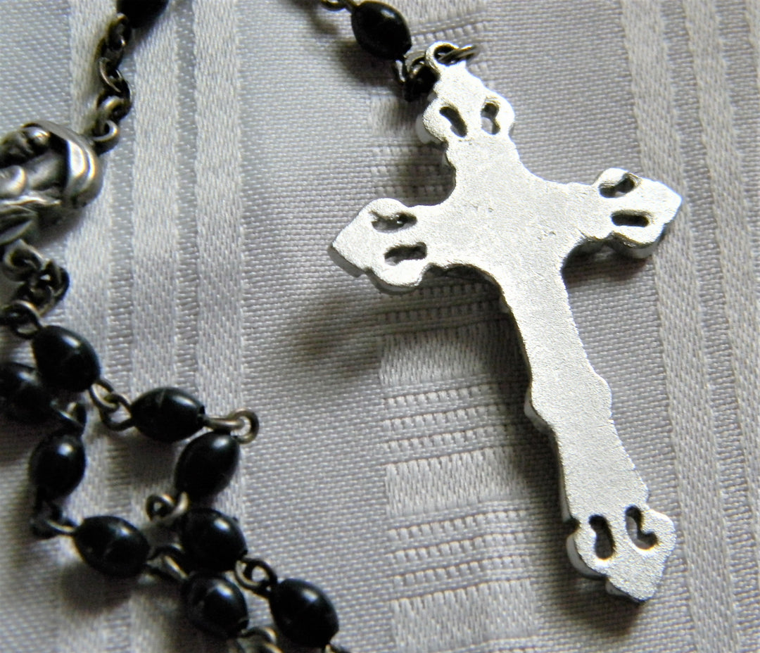h881 Vintage Rosary with Black Metal Beads Cross Virgin Mother in Silver tone
