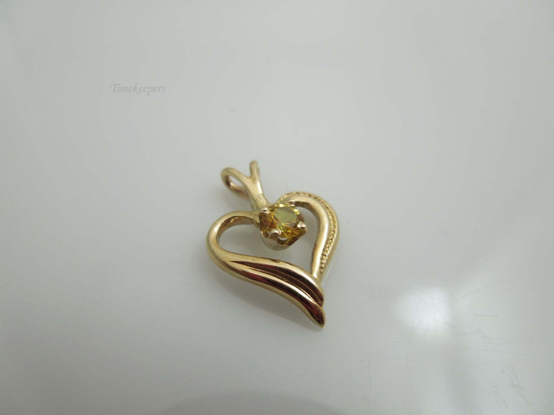 b999 Pretty 14kt Yellow Gold Heart Pendant with Yellow Topaz Gemstone