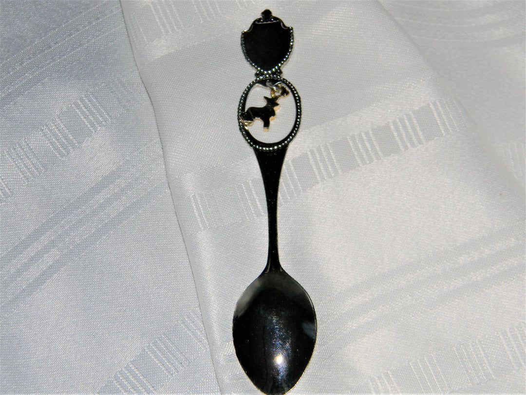 j674 Nice Preowned Stainless Steel Collector Charm Spoon from Wyoming