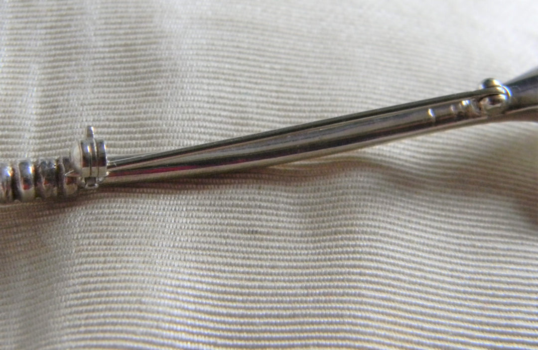 h884 Nice vintage Sterling Silver Golf Club and Ball Brooch from Mexico