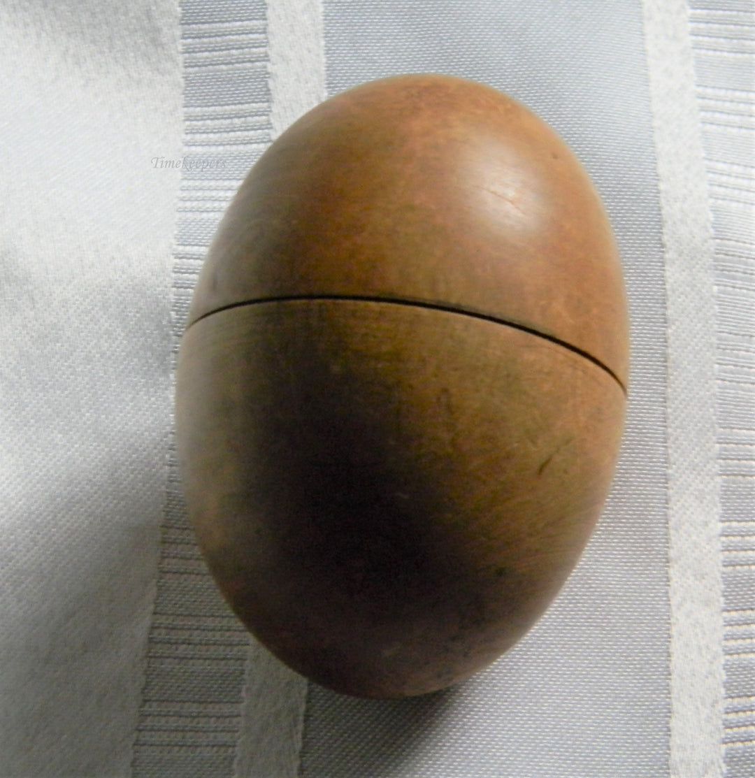 h896 Great Vintage Set of 7 Wood Nesting Eggs