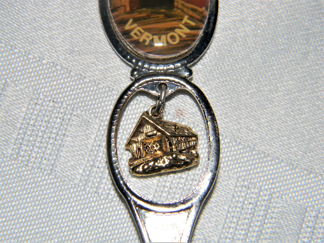 j685 Nice Preowned Stainless Steel Collector Charm Spoon from Vermont