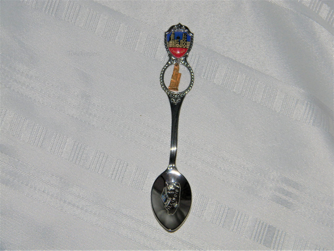 j687 Nice Preowned Stainless Steel Collector Charm Spoon from Chicago Illinois