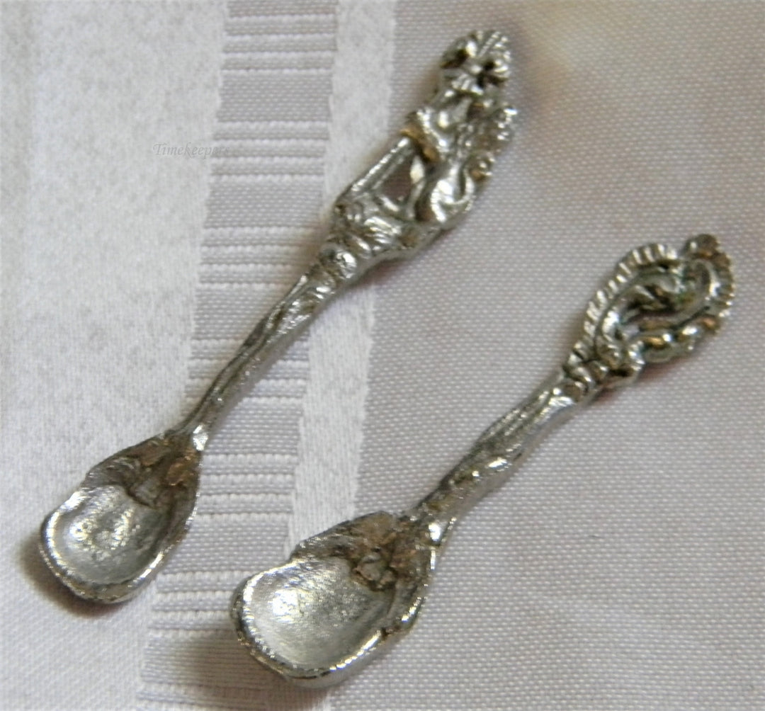 h901 Great Vintage Silver Salt Cellar Spoons or Souvenir Spoons from Italy