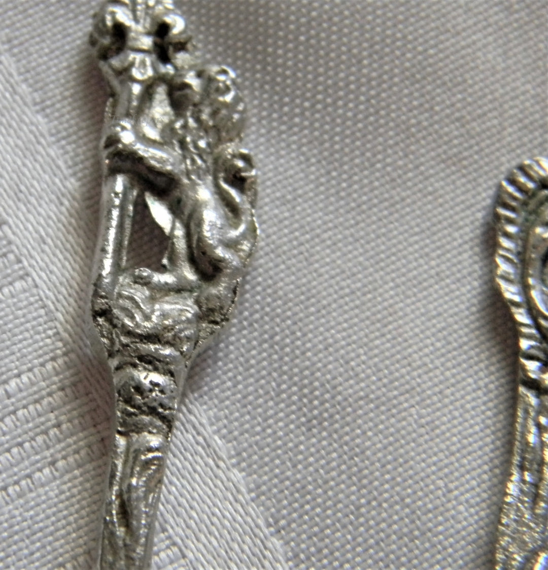 h901 Great Vintage Silver Salt Cellar Spoons or Souvenir Spoons from Italy