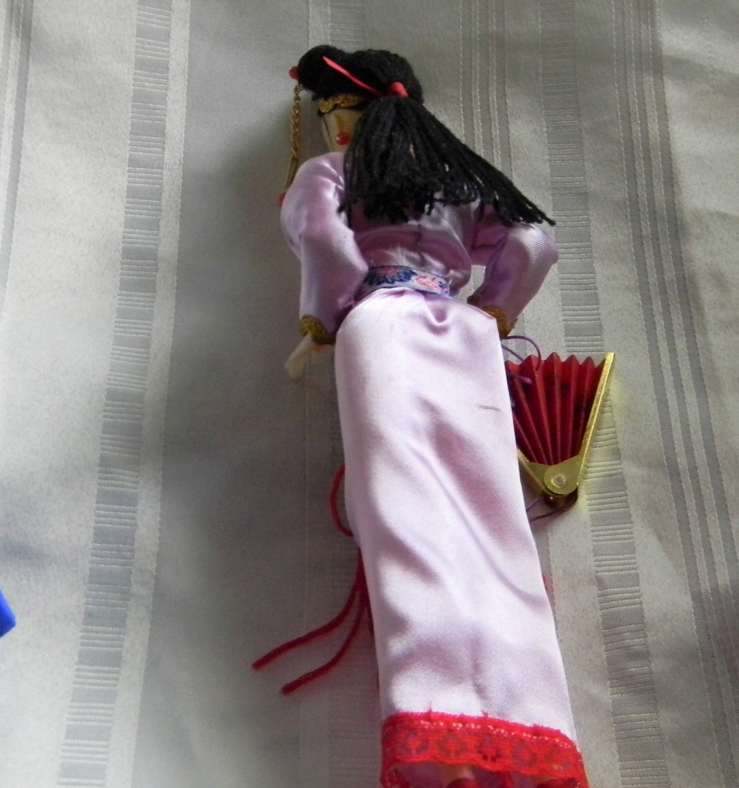 h911 Great Vintage Trio of Korean Dolls