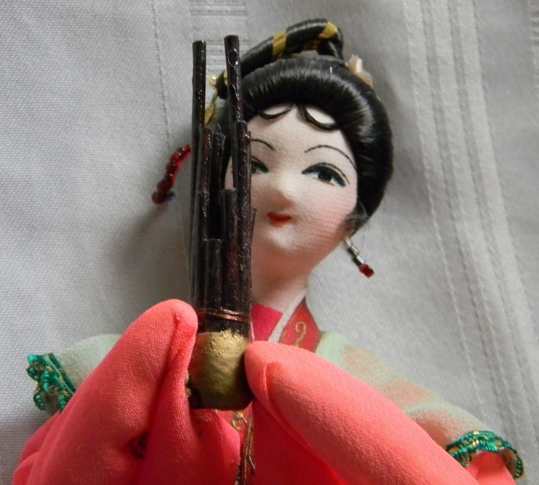 h911 Great Vintage Trio of Korean Dolls