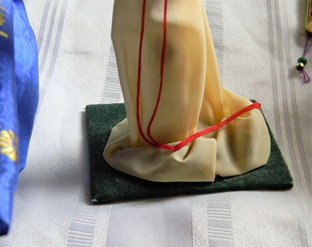 h911 Great Vintage Trio of Korean Dolls