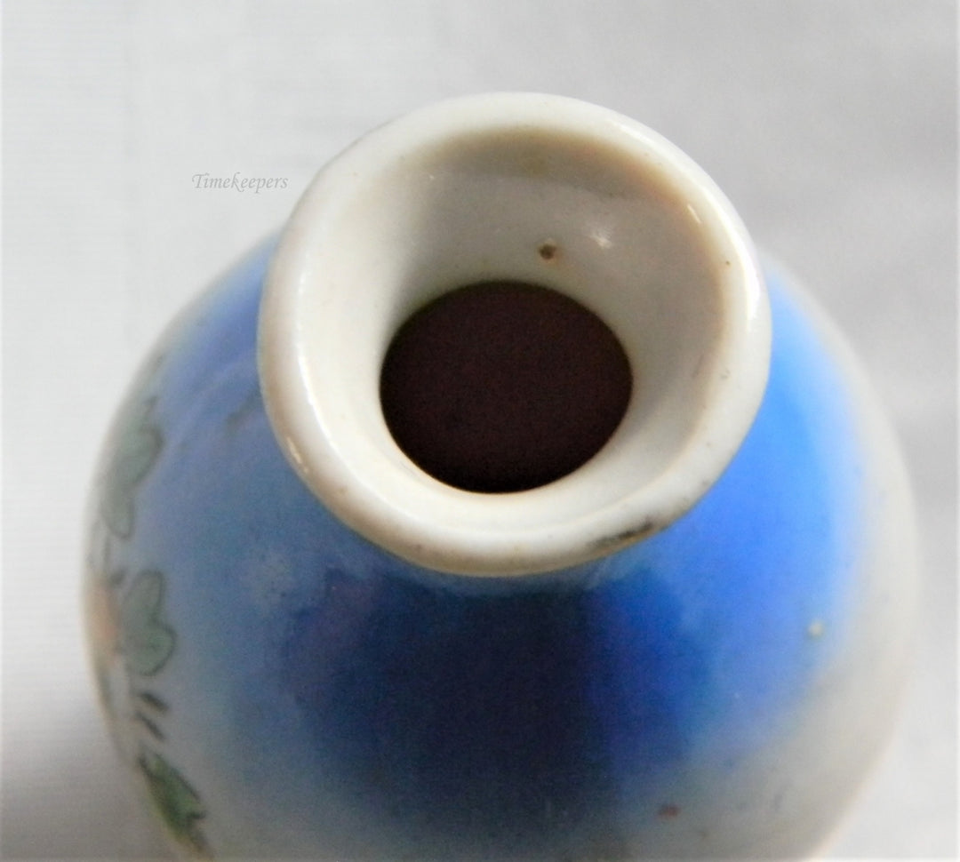 h918 Beautiful Vintage Tiny PICO Vase with Painted Flowers Occupied Japan