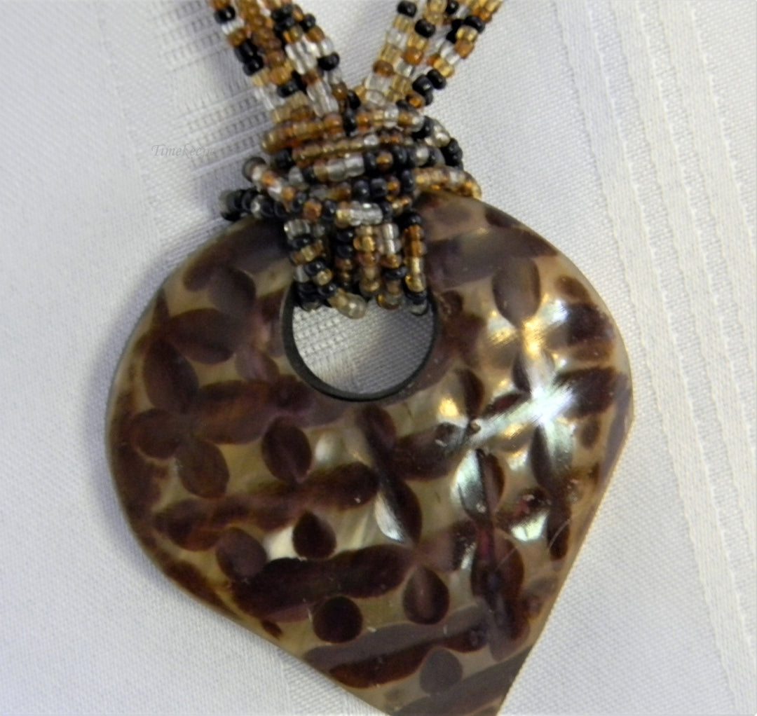 h923 Beautiful Vintage Multi Strand Seed Bead Necklace with Heart Pendant