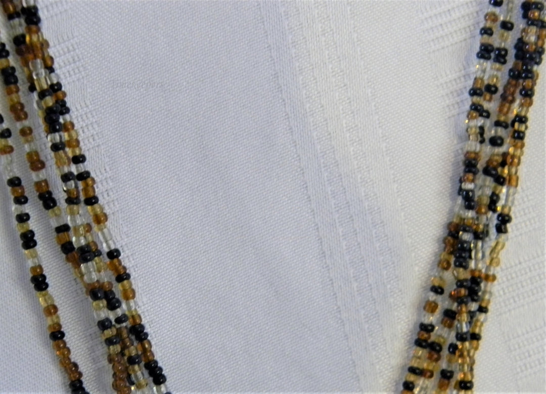 h923 Beautiful Vintage Multi Strand Seed Bead Necklace with Heart Pendant