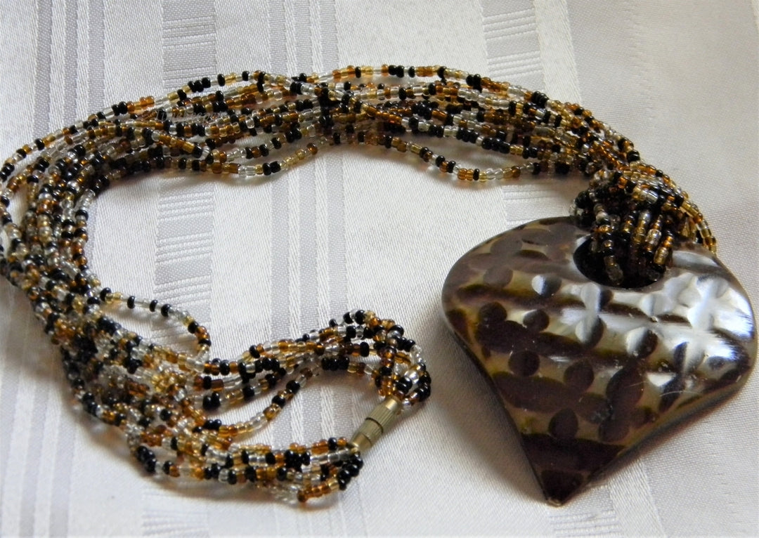 h923 Beautiful Vintage Multi Strand Seed Bead Necklace with Heart Pendant